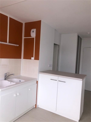 t3 à la location -   71220  SAINT BONNET DE JOUX, surface 73 m2 location t3 - UBI473980367